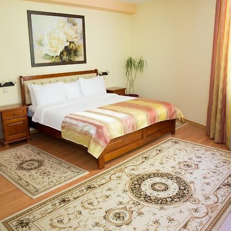 Hotel Nemira Slănic-Moldova Dış mekan fotoğraf