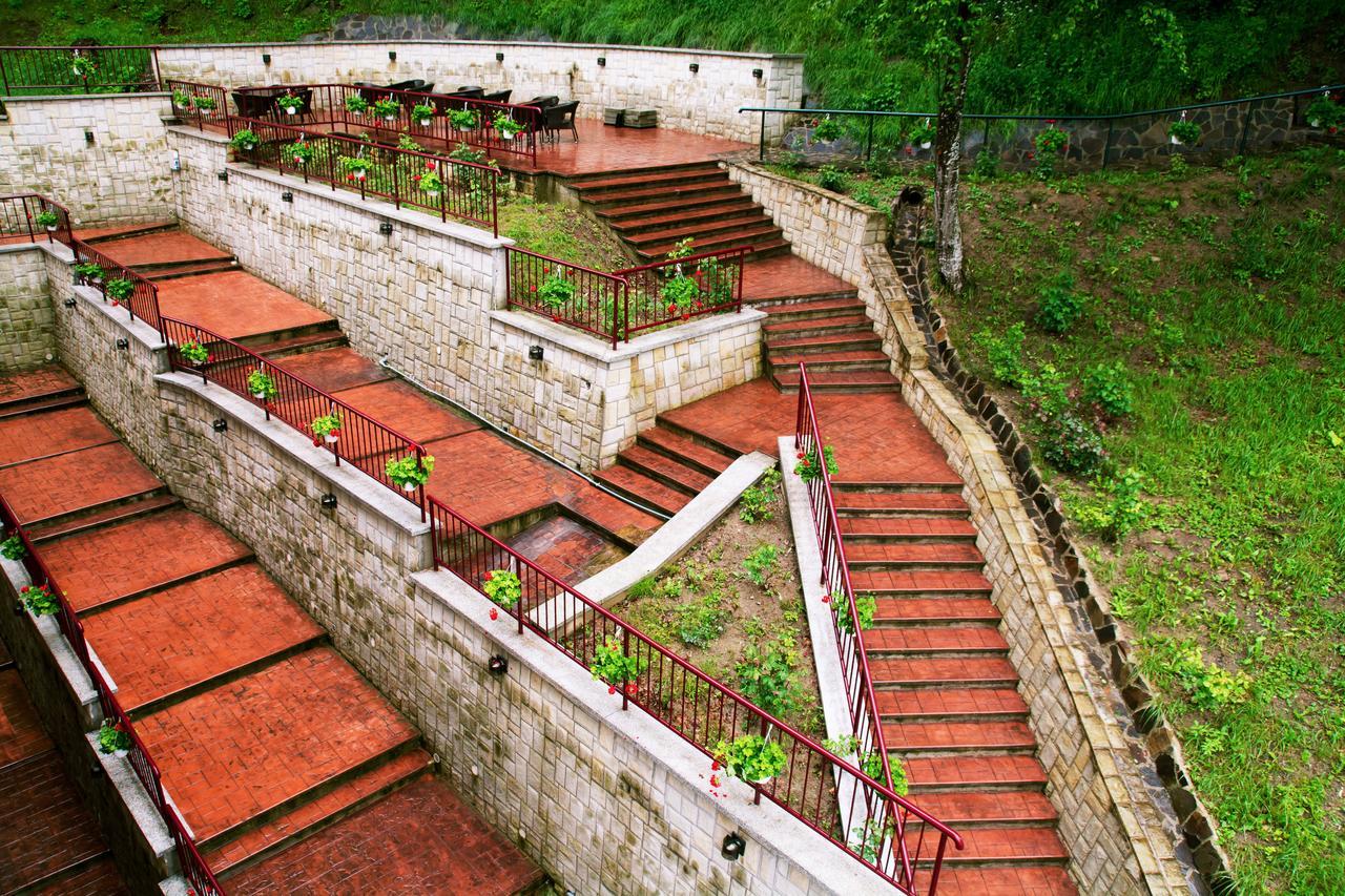Hotel Nemira Slănic-Moldova Dış mekan fotoğraf