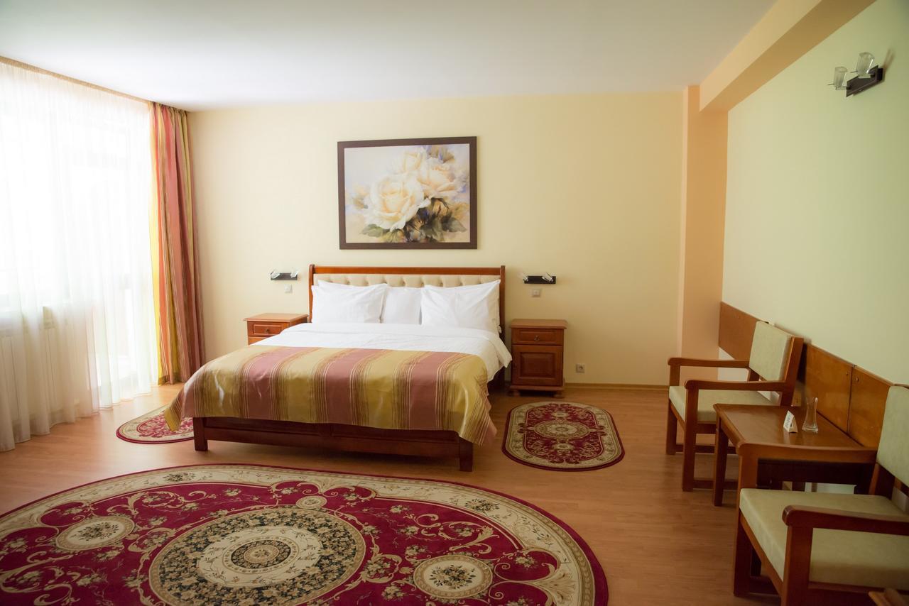 Hotel Nemira Slănic-Moldova Dış mekan fotoğraf